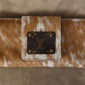 UPCYCLED DESIGNER WOMEN'S LARGE LEATHER COWHIDE WALLET
